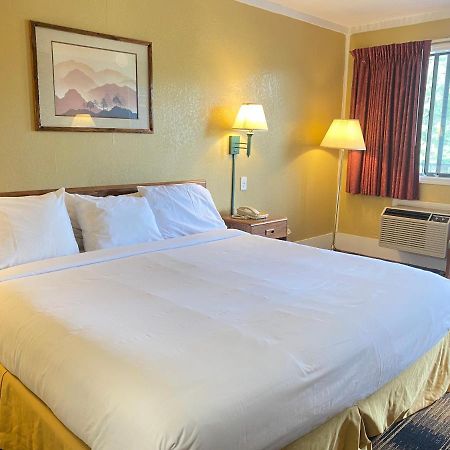 Smokies Inn - New Linens & Ultrafast Wifi - Friendliest Hospitality Guaranteed! Kodak Exterior foto