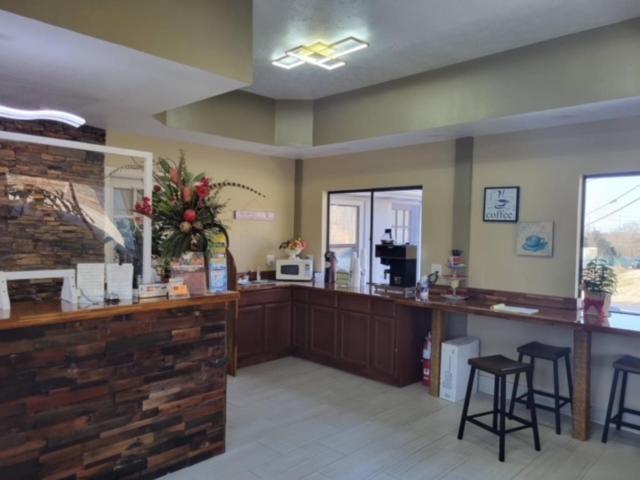 Smokies Inn - New Linens & Ultrafast Wifi - Friendliest Hospitality Guaranteed! Kodak Exterior foto